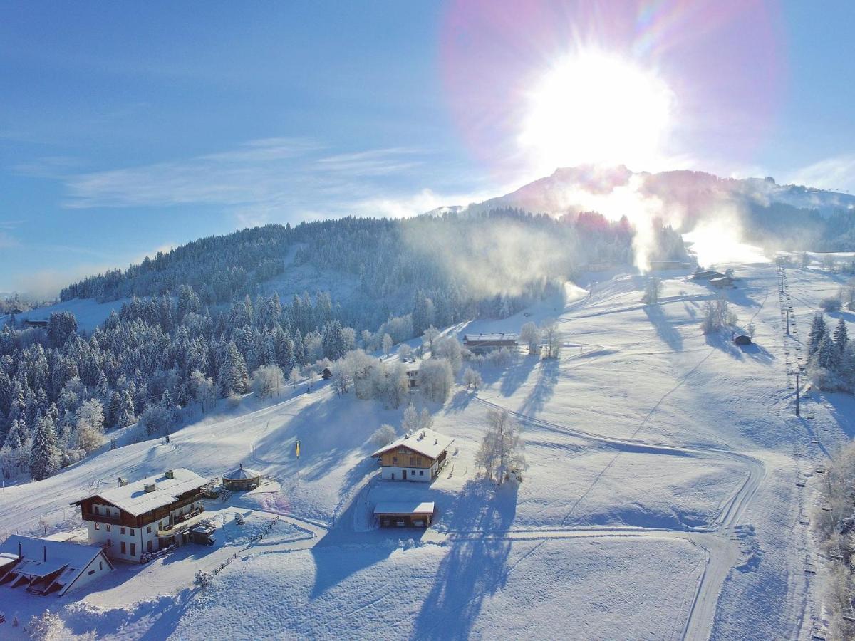 Chalet On The Ski Slope In St Johann In Tyrol Apfeldorf Exterior photo
